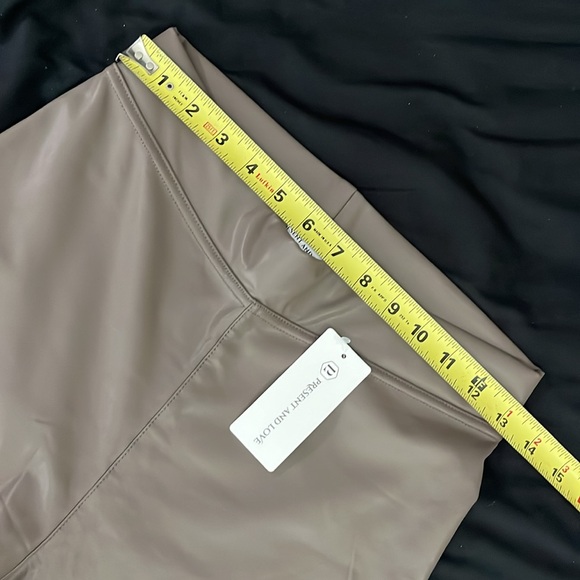 Present and Love Leggings - Picture 8 of 11